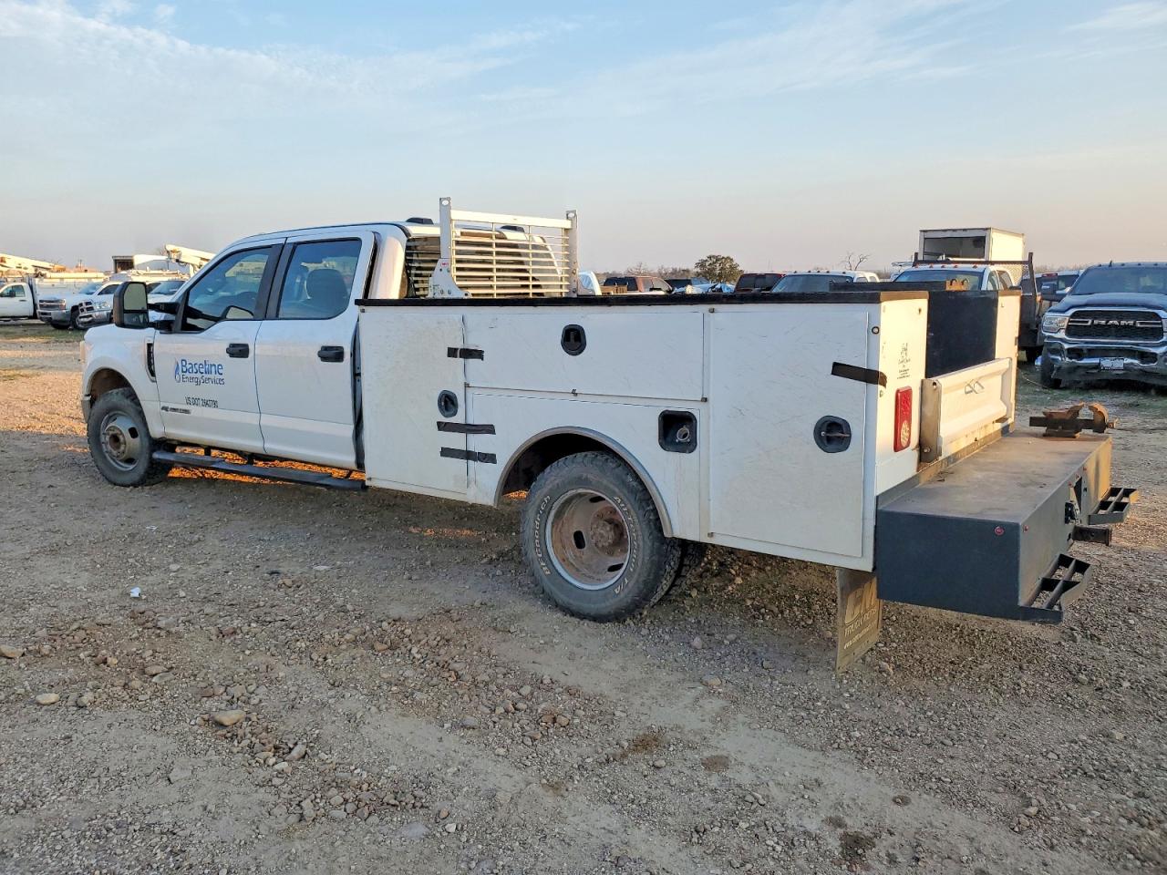 2021 Ford F350 VIN 1FD8W3GT5MED98832 photo 2