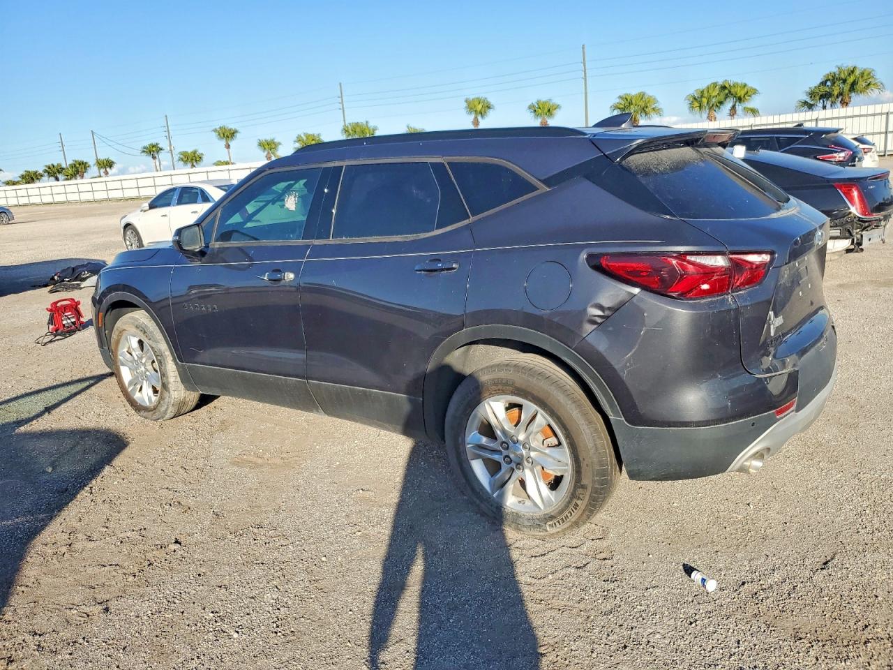 2021 Chevrolet Blazer VIN 3GNKBCRS1MS529486 photo 2