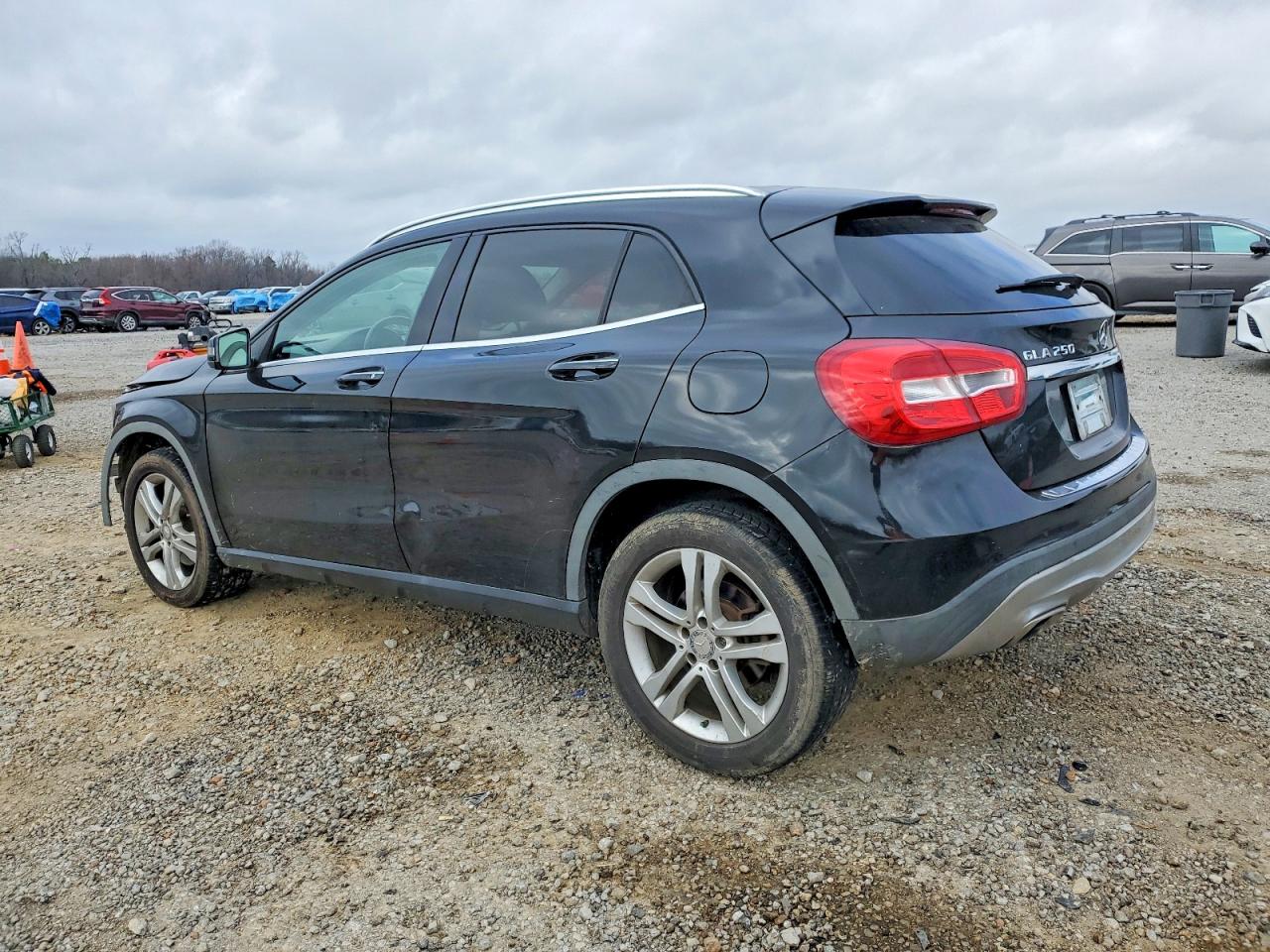 2015 Mercedes-Benz Gla-class VIN WDCTG4EB0FJ185934 photo 2