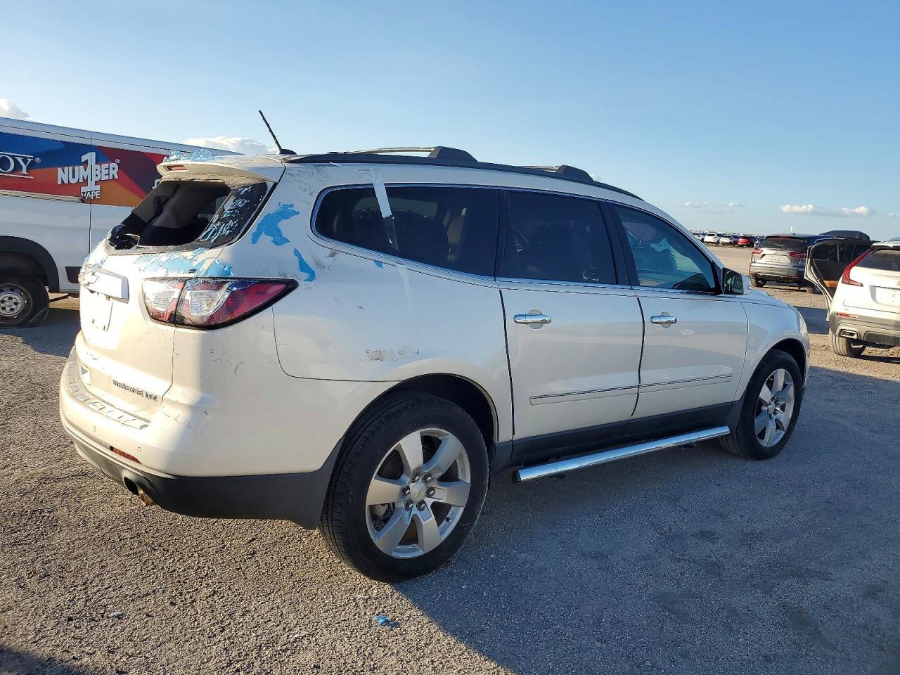 2015 Chevrolet Traverse VIN 1GNKRJKD0FJ205512 photo 3