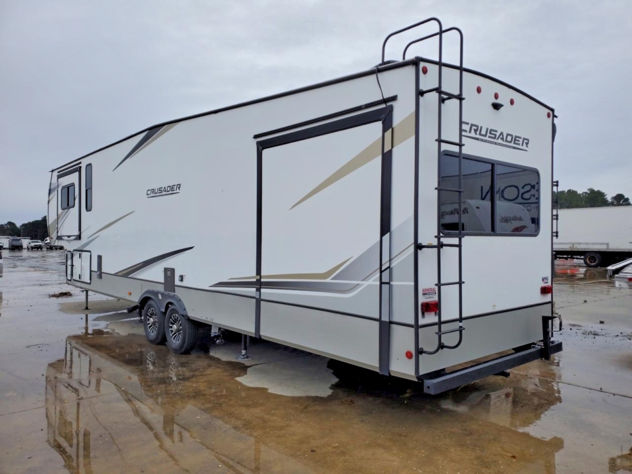 2024 FOREST RIVER CRUSADER CAMPER VIN 5ZT3CS3B5RG128072 photo 3