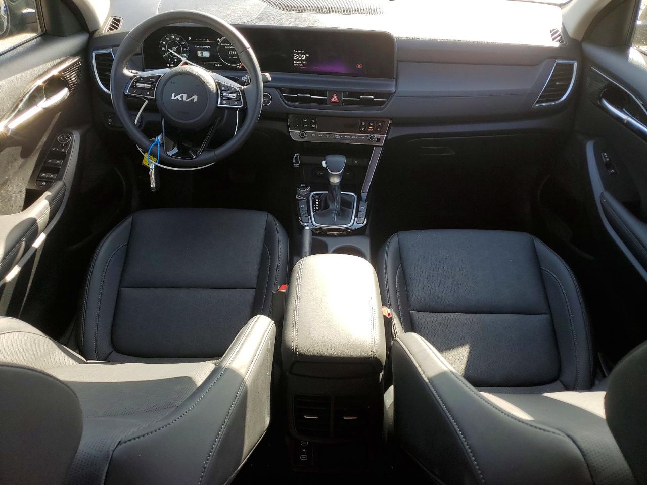 2025 Kia Seltos VIN KNDER2AA2S7805409 photo 8