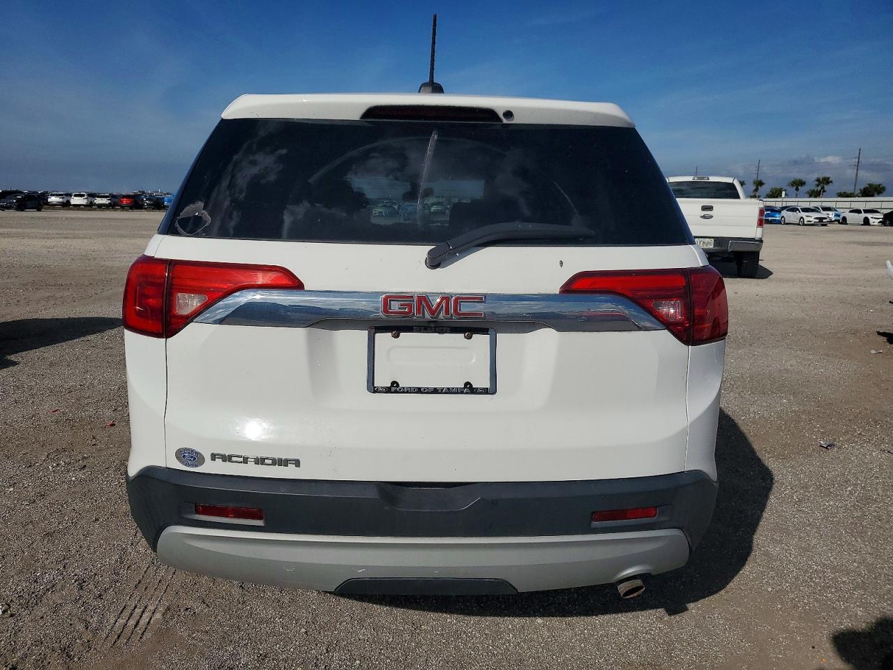 2018 GMC Acadia VIN 1GKKNKLA0JZ182200 photo 6