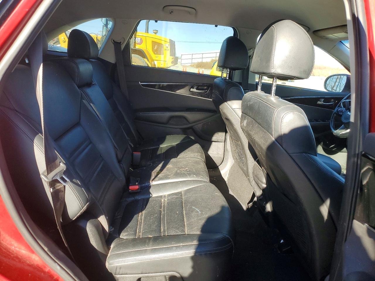 2018 Kia Sorento VIN 5XYPH4A58JG398109 photo 10