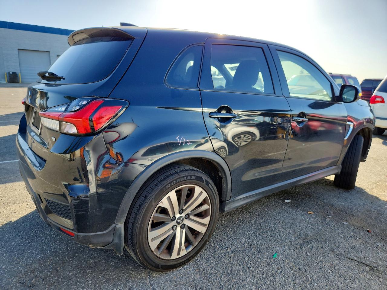 2022 Mitsubishi Outlander VIN JA4APVAU6NU007656 photo 3