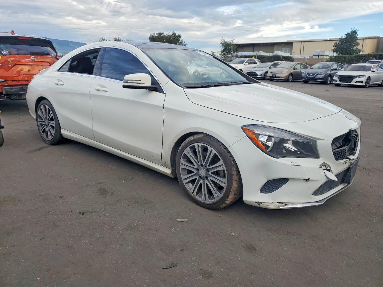 2017 Mercedes-Benz Cla-class VIN WDDSJ4EB4HN468695 photo 4