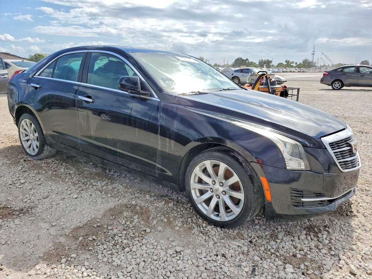 2017 Cadillac Ats VIN 1G6AA5RX8H0154825 photo 4