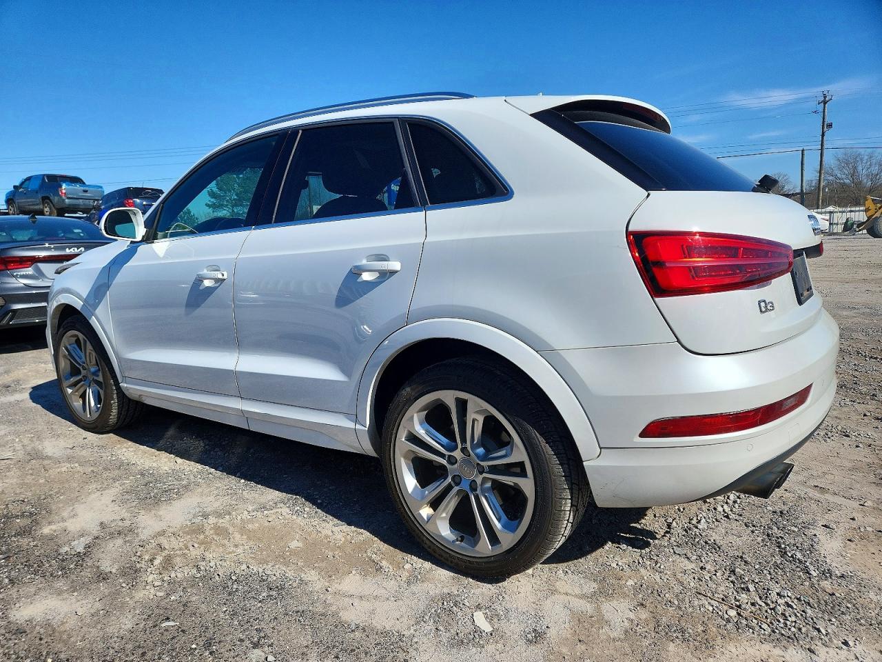 2017 Audi Q3 VIN WA1HCCFS3HR013847 photo 2