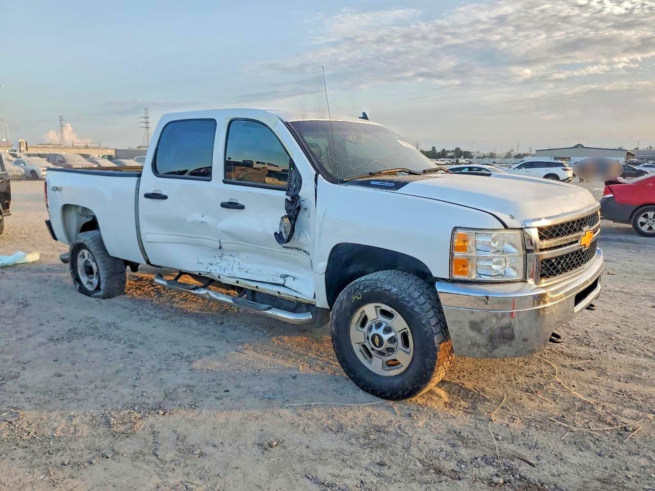 2014 Chevrolet All models VIN 1GC1KXE81EF165615 photo 4