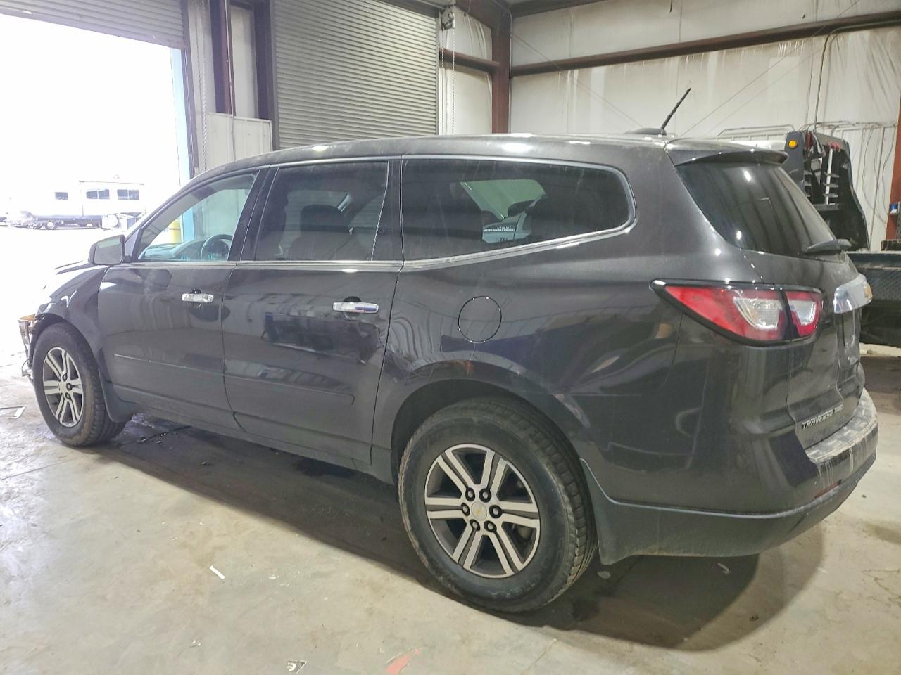 2017 Chev Traverse VIN 1GNKVHKD9HJ213146 photo 2