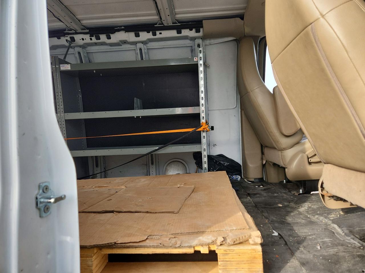 2019 Chevrolet Express VIN 1GCWGAFP1K1162250 photo 11