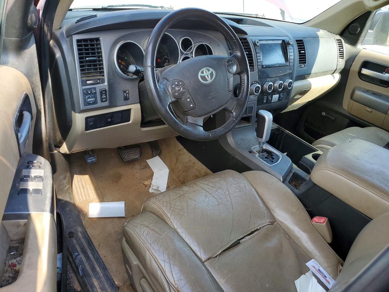 2011 Toyota Sequoia VIN 5TDKY5G15BS035856 photo 8