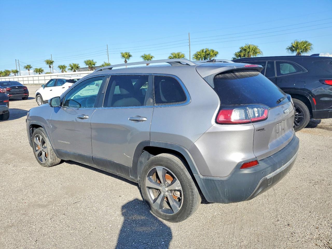2019 Jeep Grand cher VIN 1C4PJLDB8KD123243 photo 2