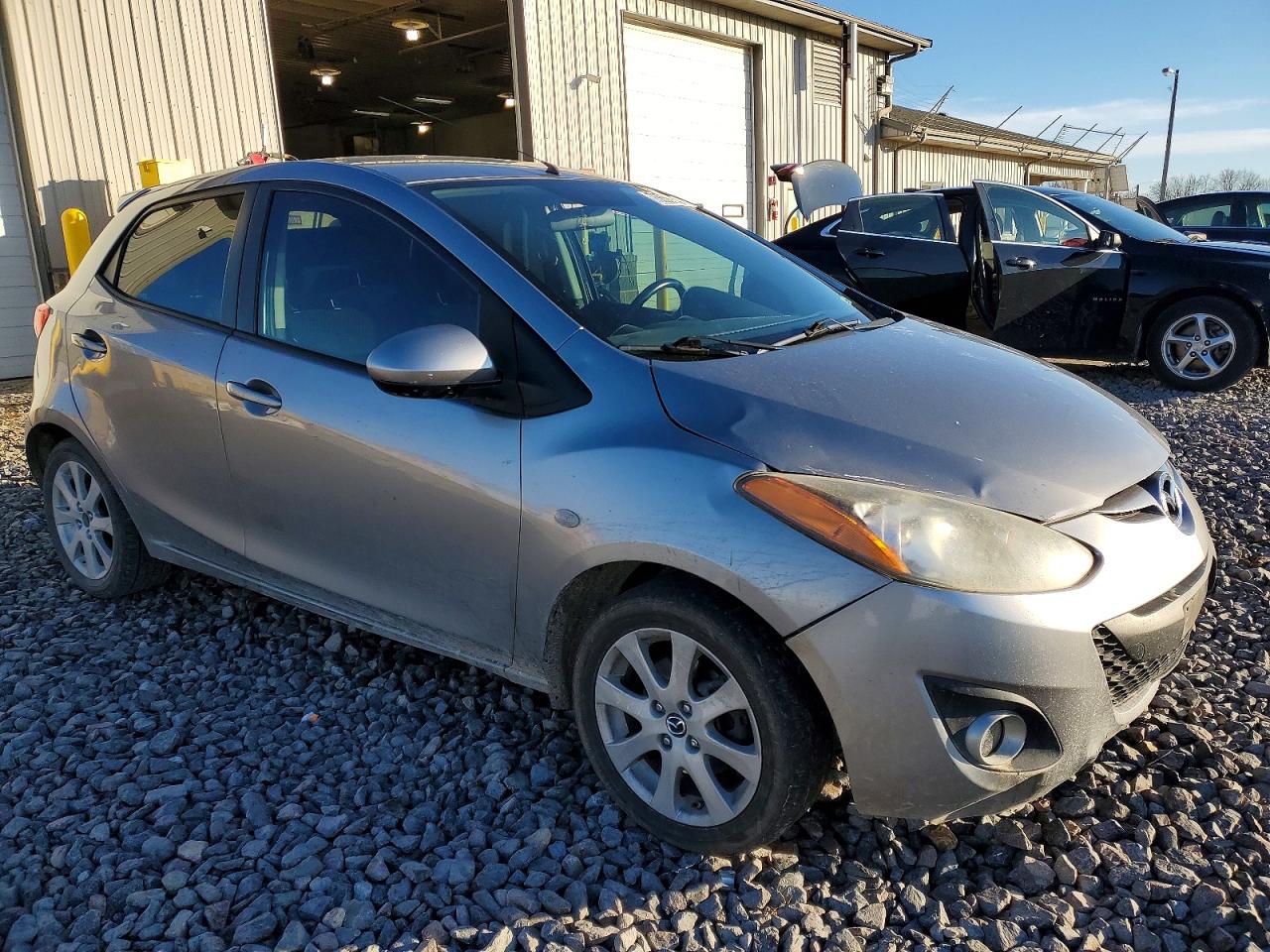 2014 Mazda 2 VIN JM1DE1LY1E0174709 photo 4