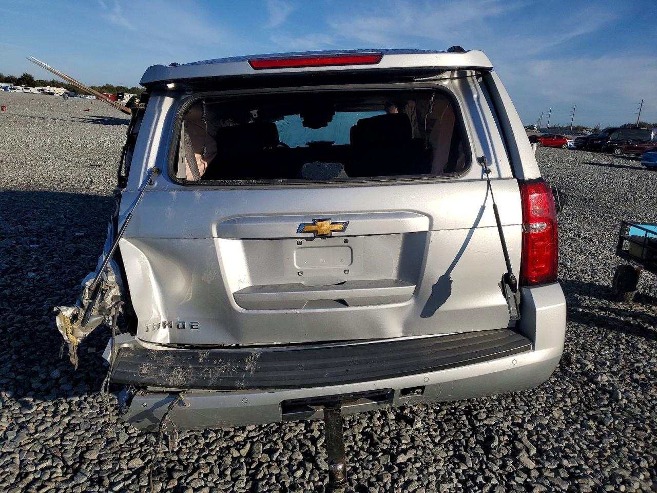 2019 Chevrolet Tahoe VIN 1GNSKBKC6KR366816 photo 6