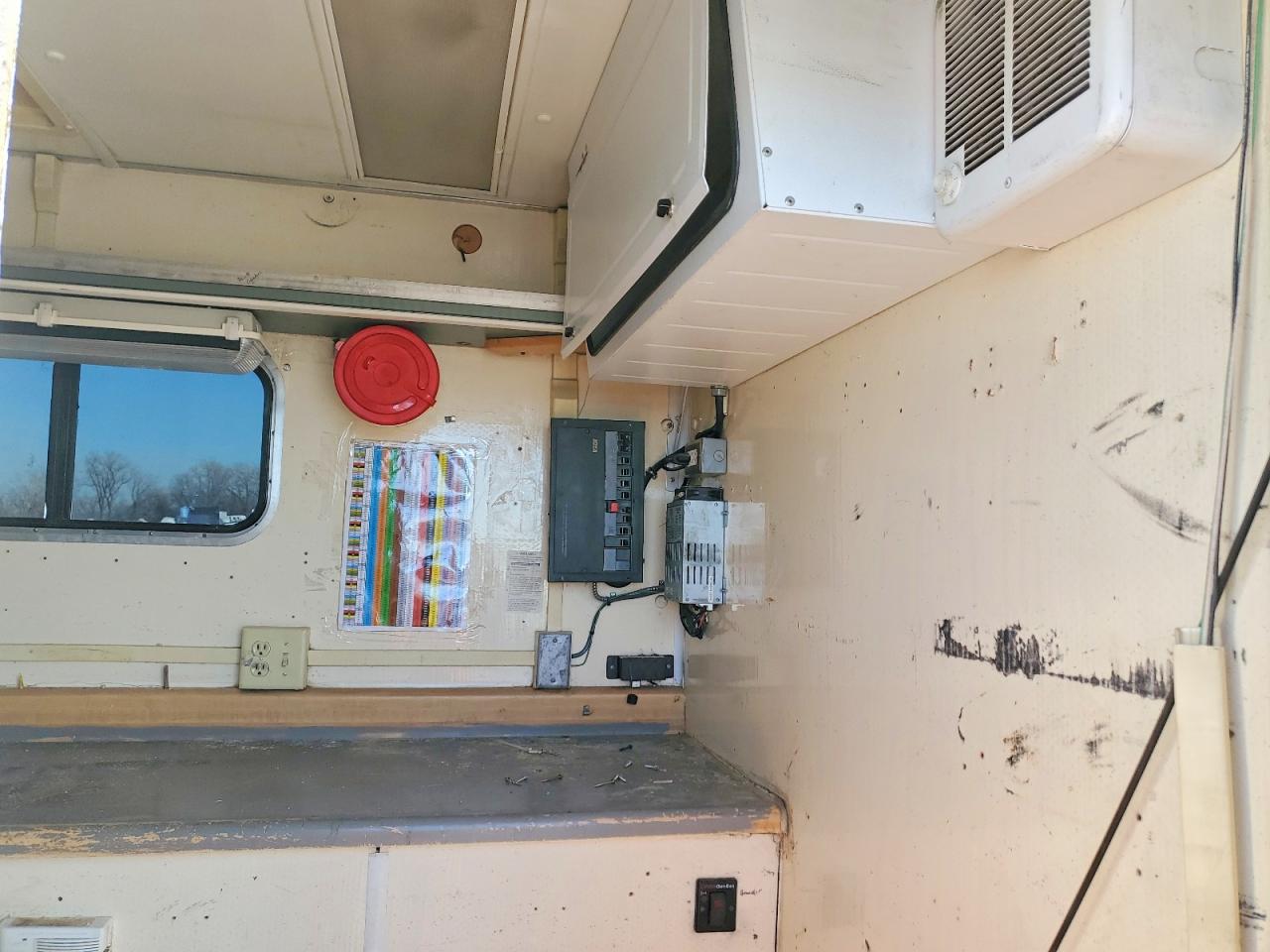 2000 ROLLING STAR FIBER OPTIC SPLICING TRAILER VIN 1R9US1020YB295289 photo 8