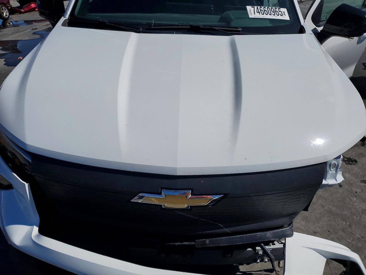 2024 Chevrolet All models VIN 1GC10VEL0RU201729 photo 11