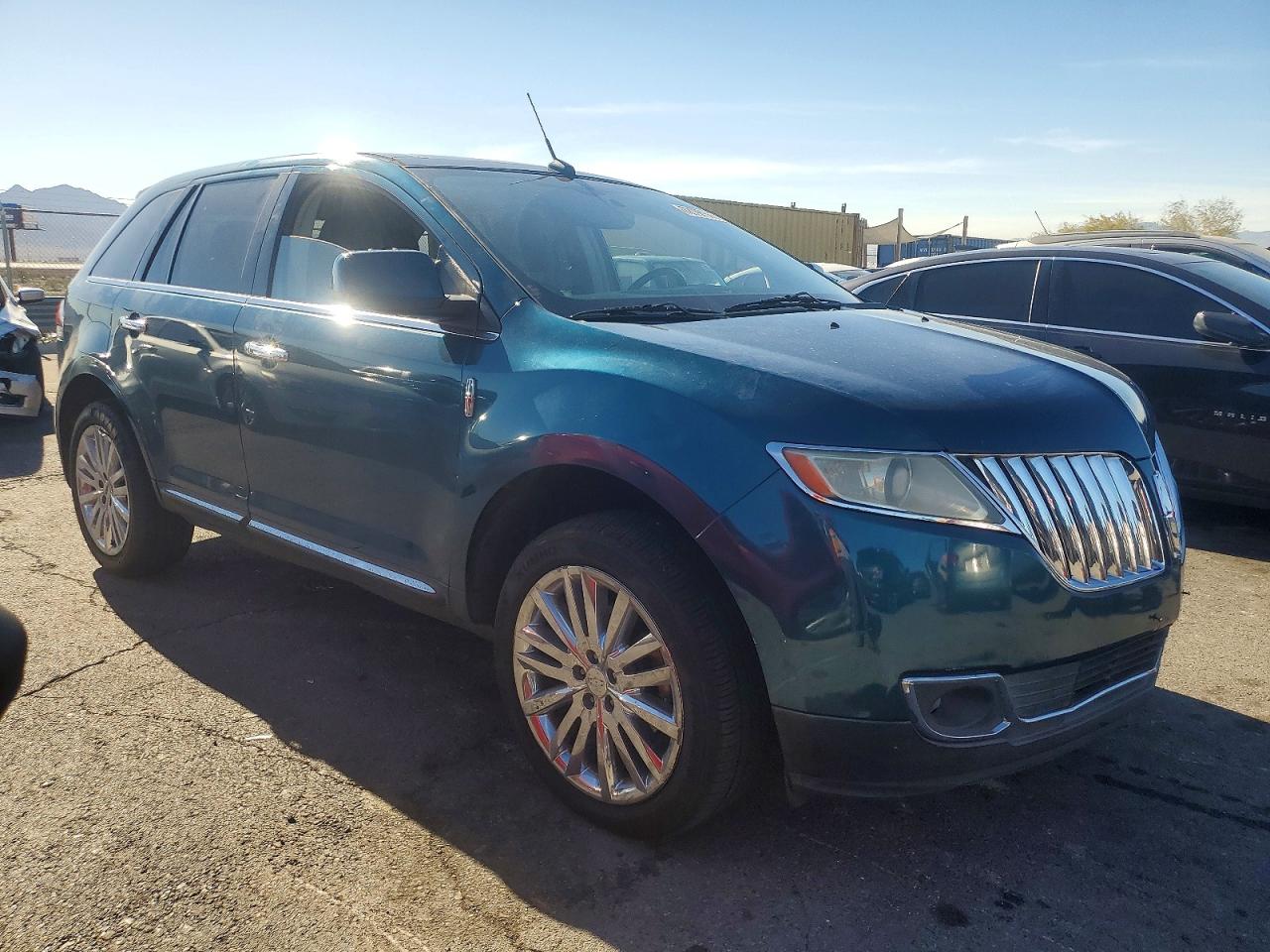 2011 Lincoln Mkx VIN 2LMDJ6JK5BBJ10612 photo 4