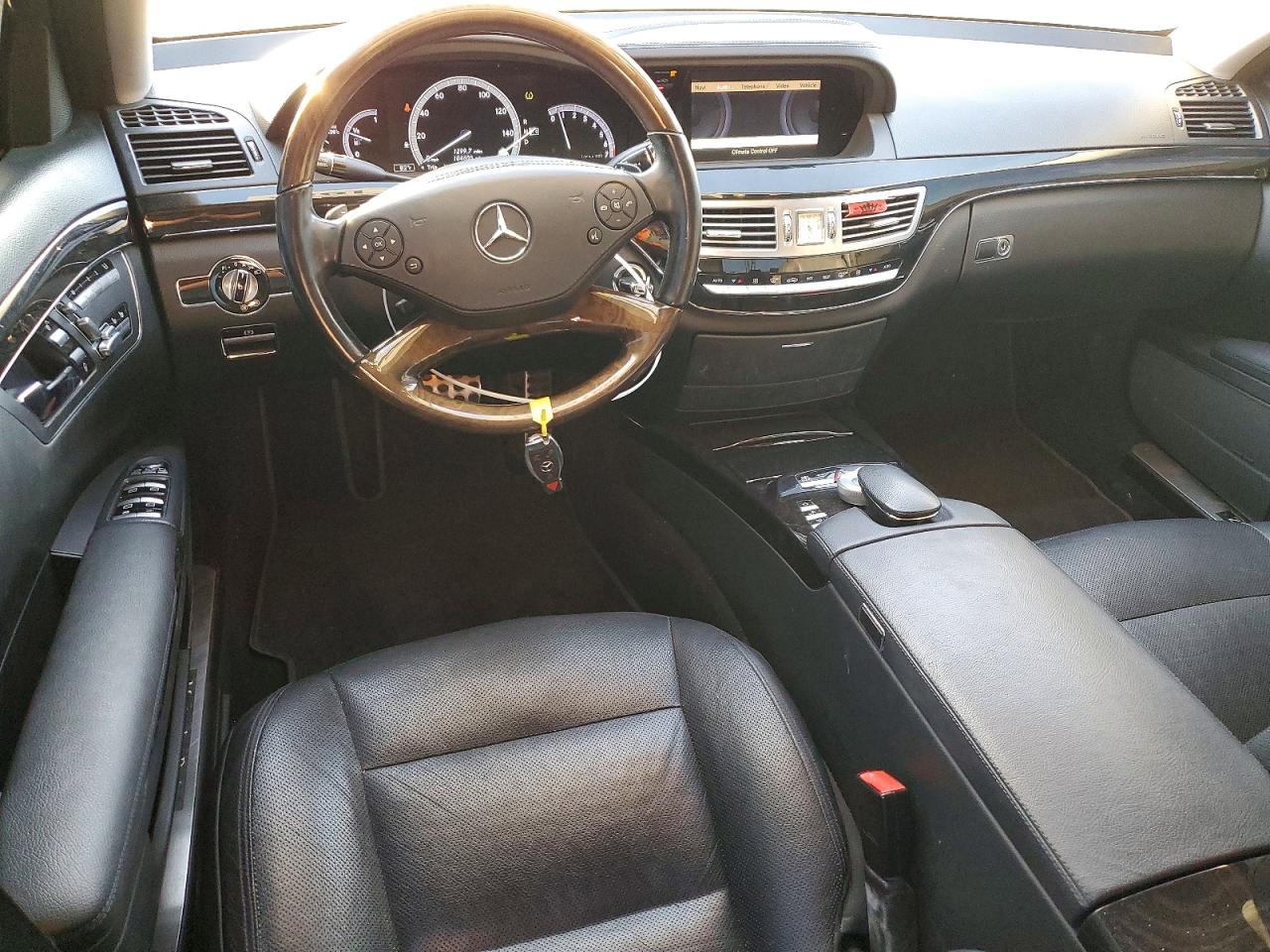 2011 Mercedes-Benz S class VIN WDDNG7BB0BA369209 photo 8