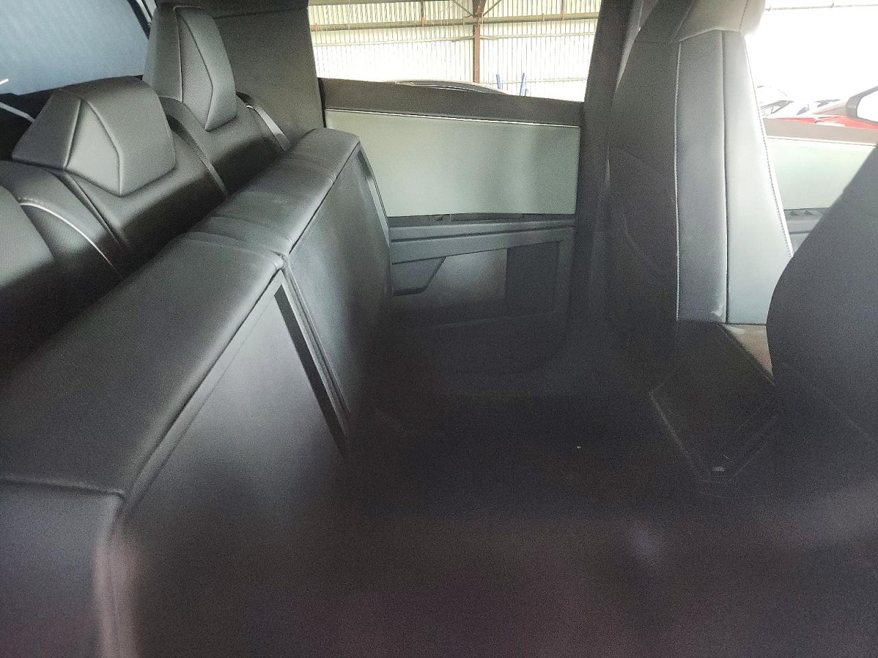 2025 Tesla Cybertruck VIN 7G2CEHED9SA075321 photo 11