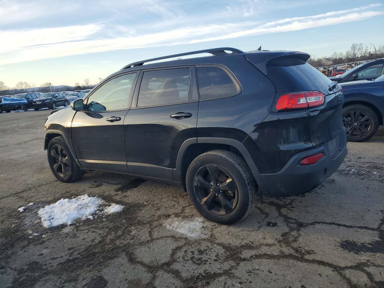 2016 Jeep Grand cher VIN 1C4PJLCB3GW172766 photo 2
