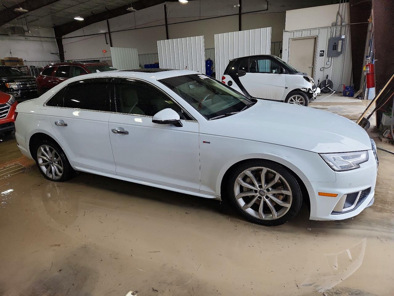 2019 Audi A4 VIN WAUFNAF42KN004162 photo 4