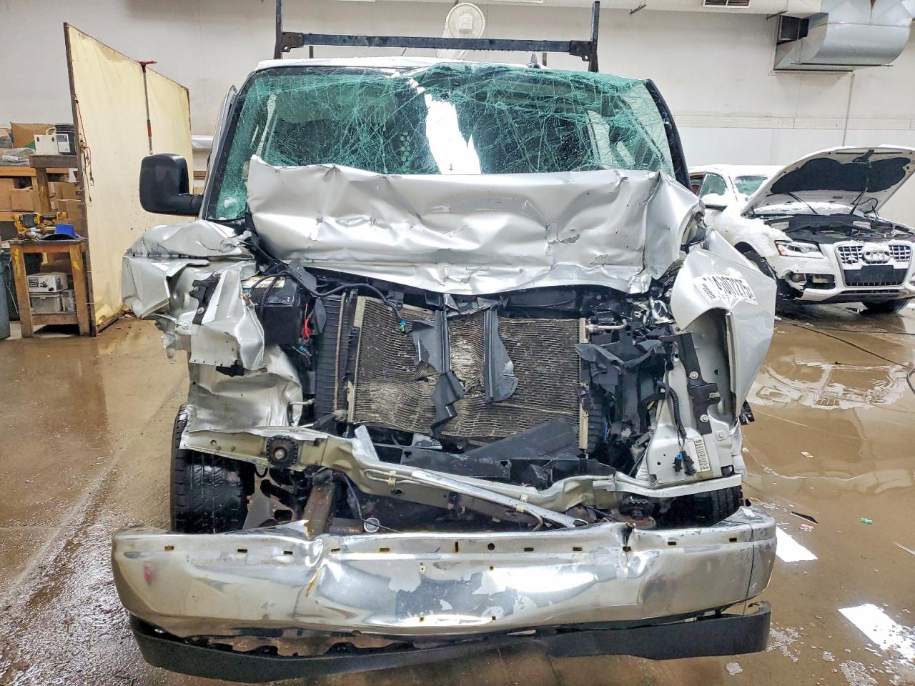 2018 GMC Savana VIN 1GTW7AFP0J1185470 photo 5