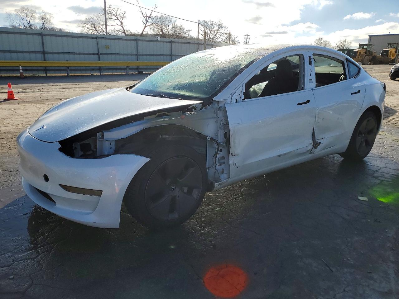 2023 Tesla Model 3 VIN 5YJ3E1EAXPF586790 photo 1