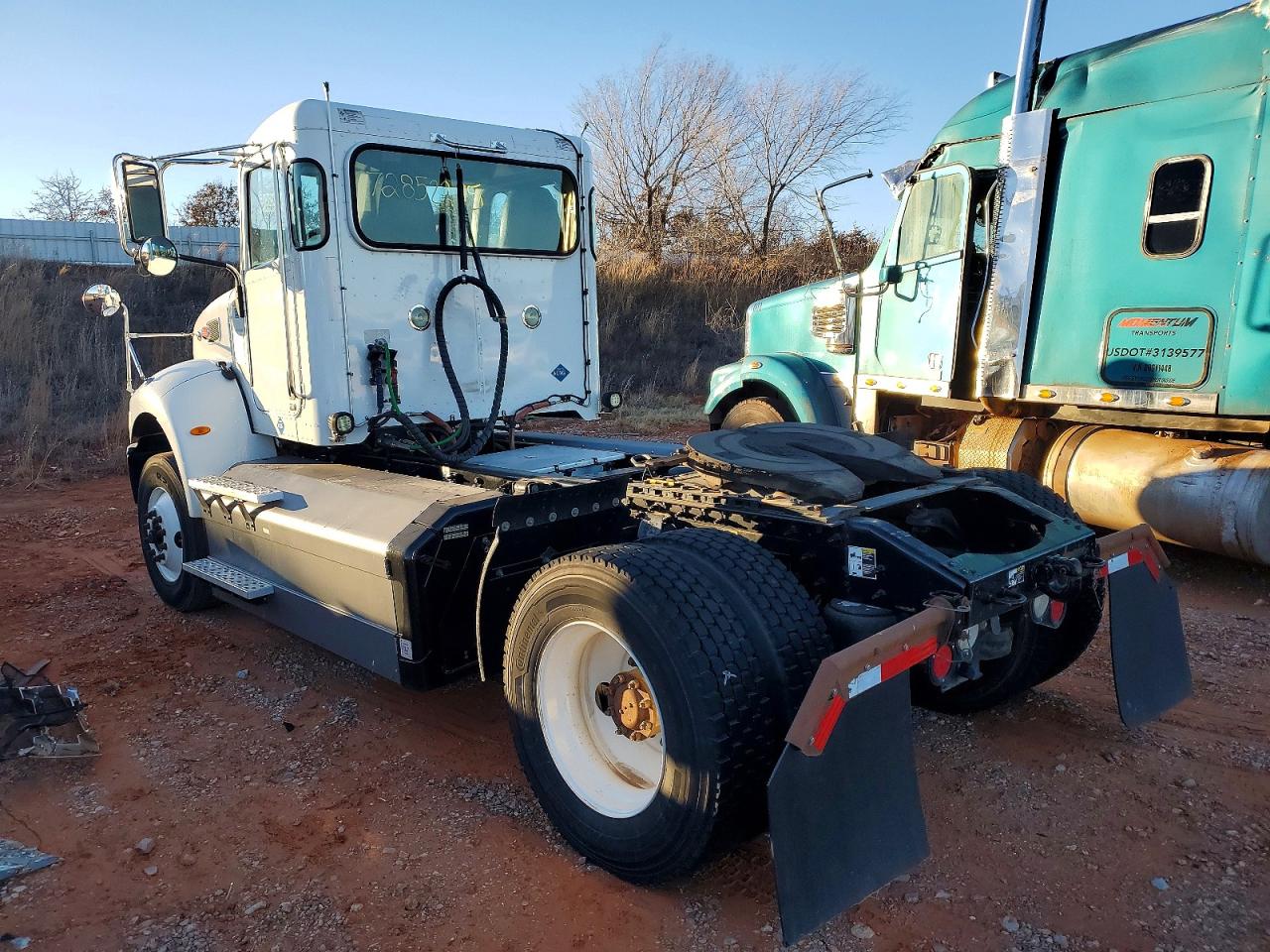 2017 PETERBILT All models VIN 1NP3A28X7HD421511 photo 1