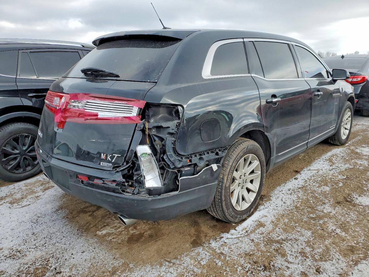 2015 Lincoln Mkt VIN 2LMHJ5NK8FBL00125 photo 3