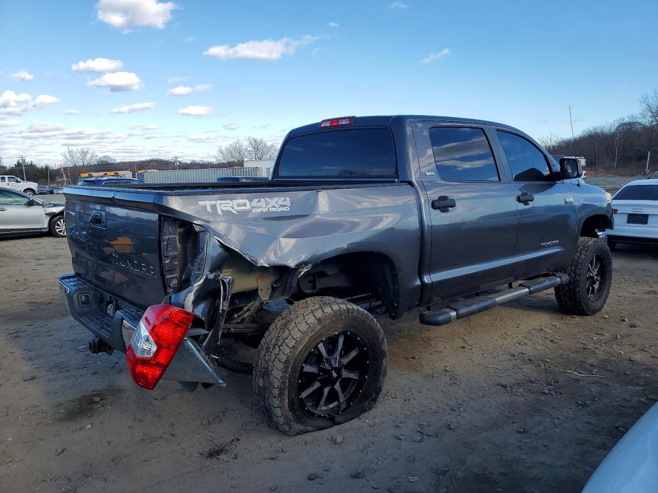2015 Toyota Tundra VIN 5TFDY5F11FX483635 photo 3