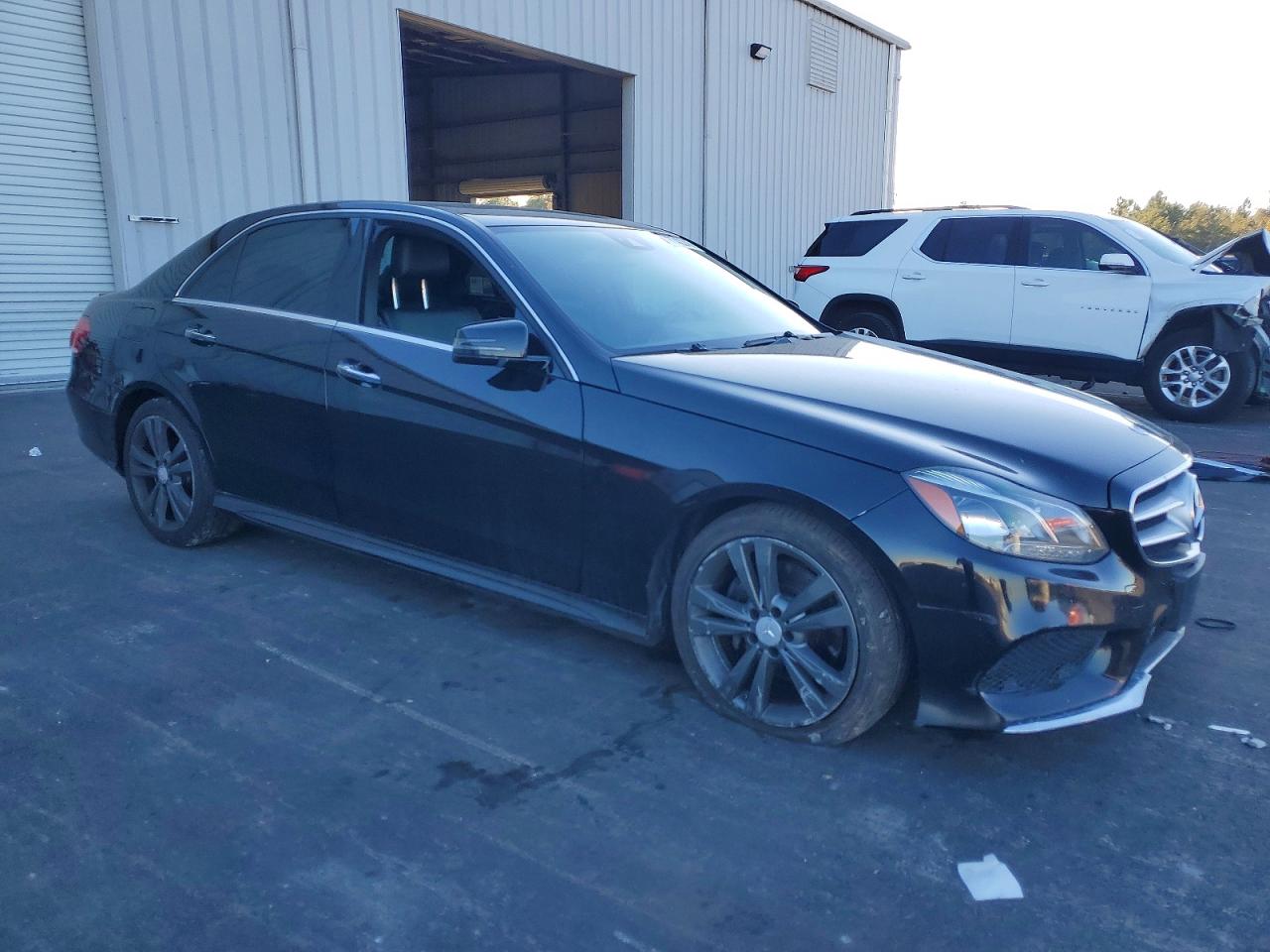 2014 Mercedes-Benz E-class VIN WDDHF5KB6EA974750 photo 4