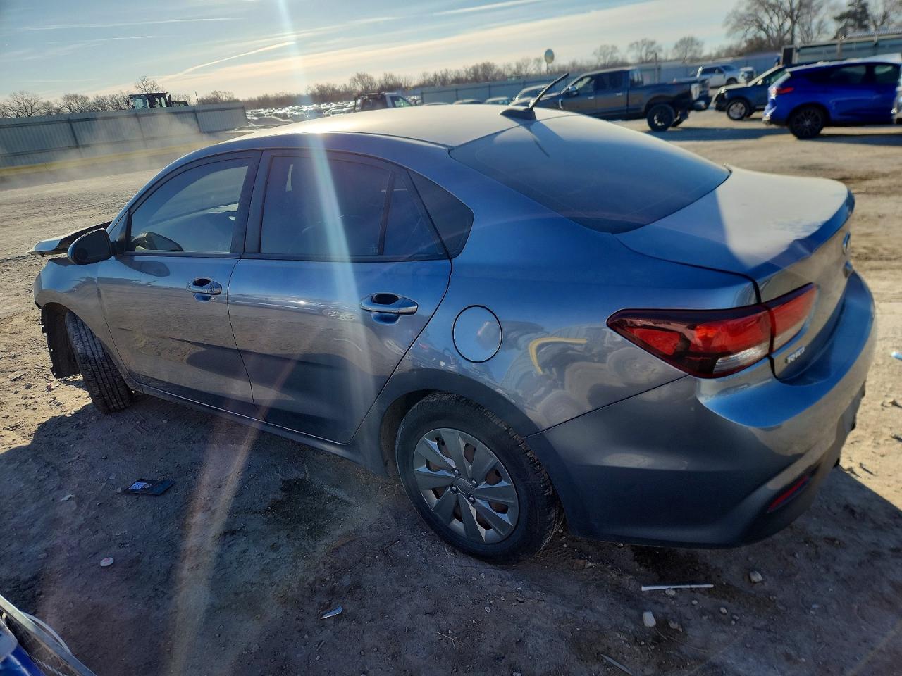 2020 Kia Rio VIN 3KPA24AD0LE314718 photo 2