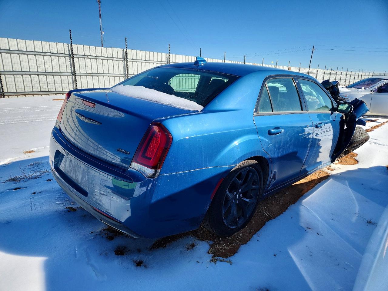 2020 Chrysler 300 VIN 2C3CCAAG9LH230050 photo 3