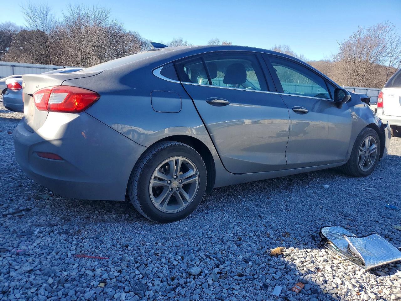 2018 Chev Cruze VIN 1G1BE5SM2J7226470 photo 3