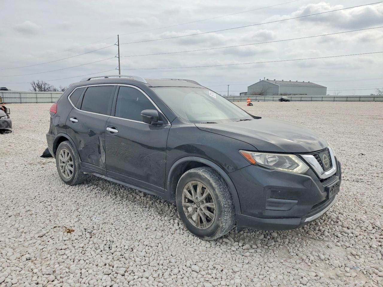 2017 NISS Rogue VIN JN8AT2MT9HW152545 photo 4