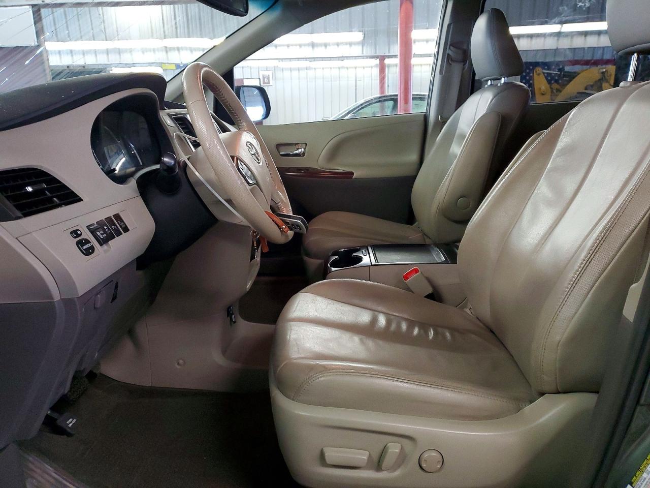 2014 Toyota All models VIN 5TDYK3DC1ES433088 photo 7