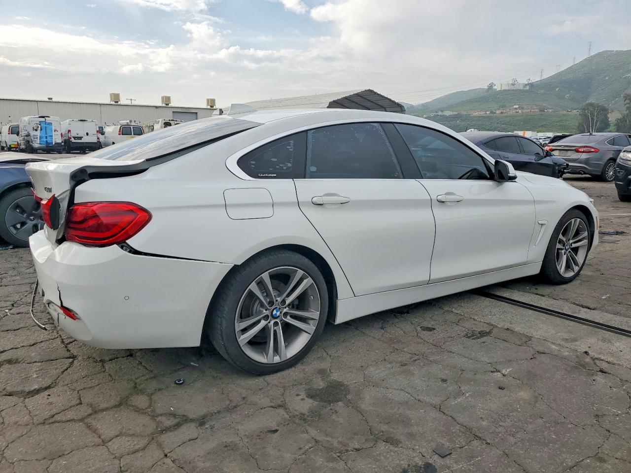 2019 BMW 4 series VIN WBA4J1C57KBM17390 photo 3