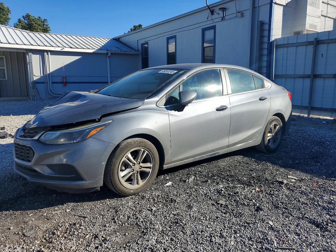 2018 Chev Cruze VIN 1G1BE5SM2J7226470 photo 1