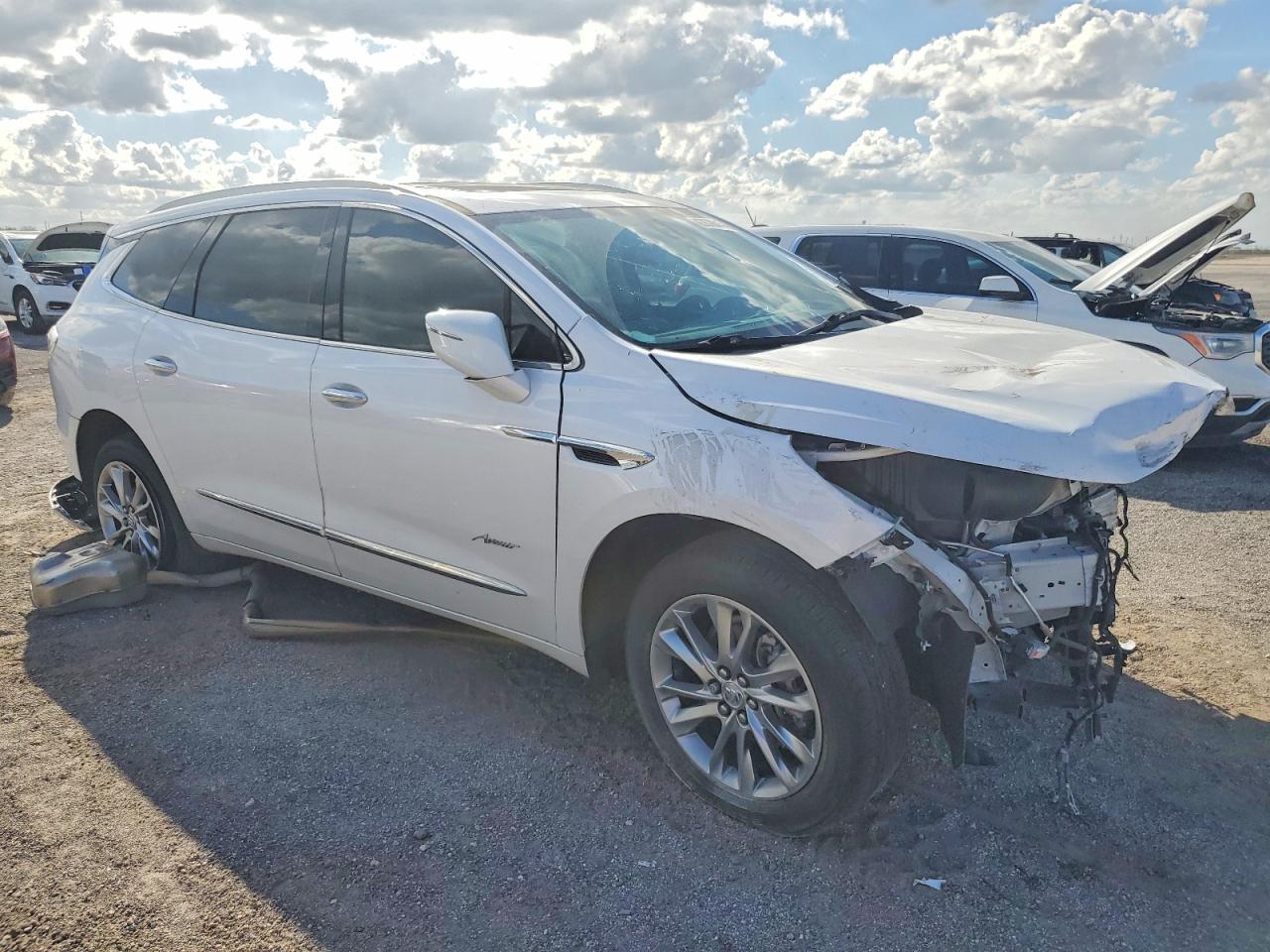 2023 Buick Enclave VIN 5GAERDKW3PJ135127 photo 4