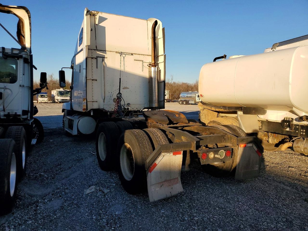 2000 FREIGHTLINER All other VIN 1FUYSSEB1YLB64933 photo 3