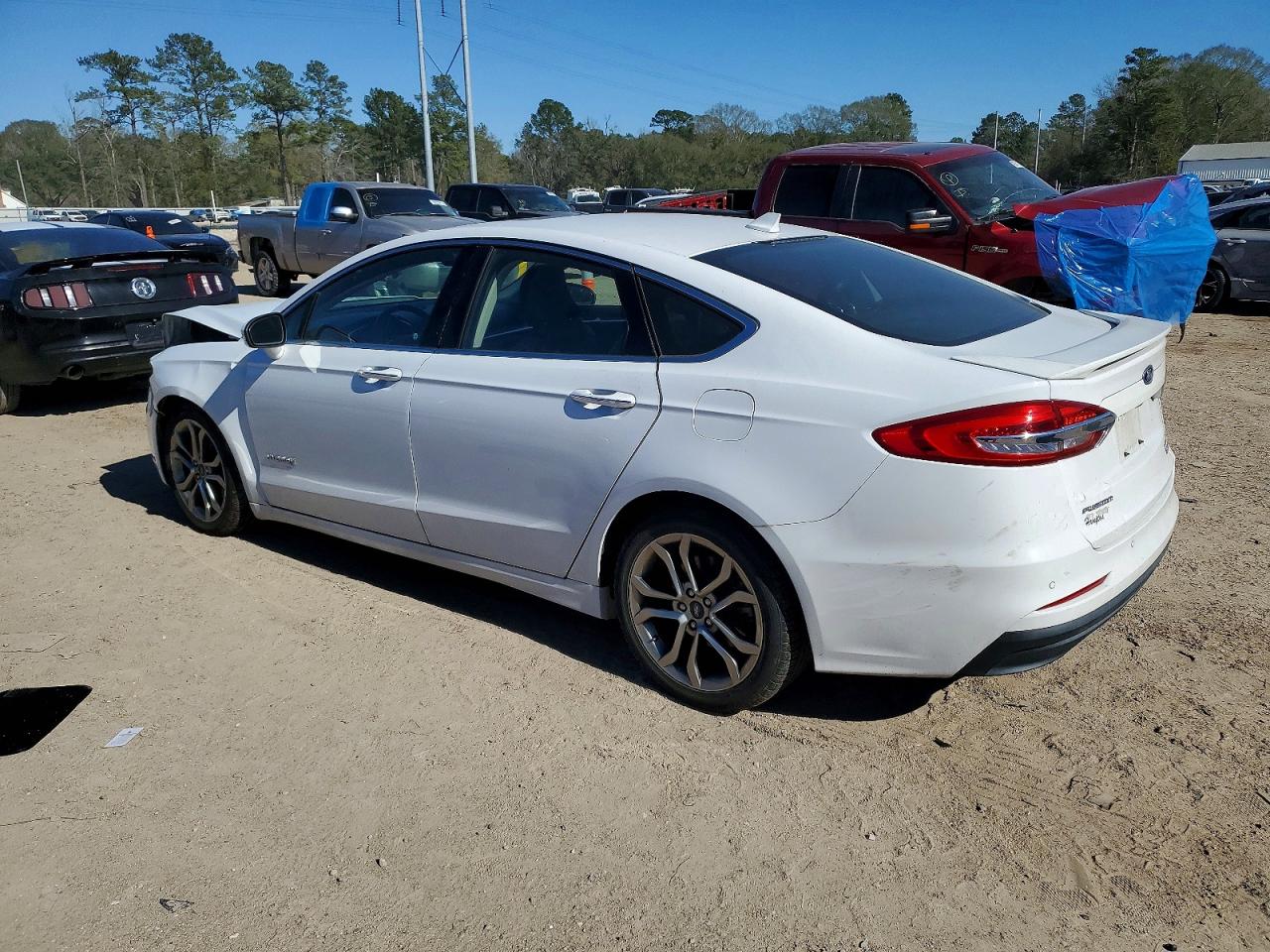 2019 Ford Fusion VIN 3FA6P0RU5KR185747 photo 2