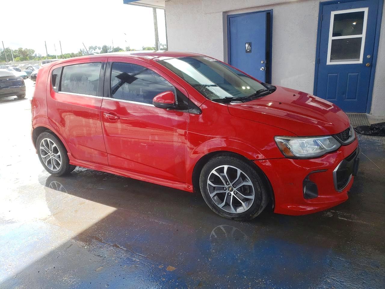2017 Chevrolet SONIC VIN 1G1JD6SB5H4142044 photo 4