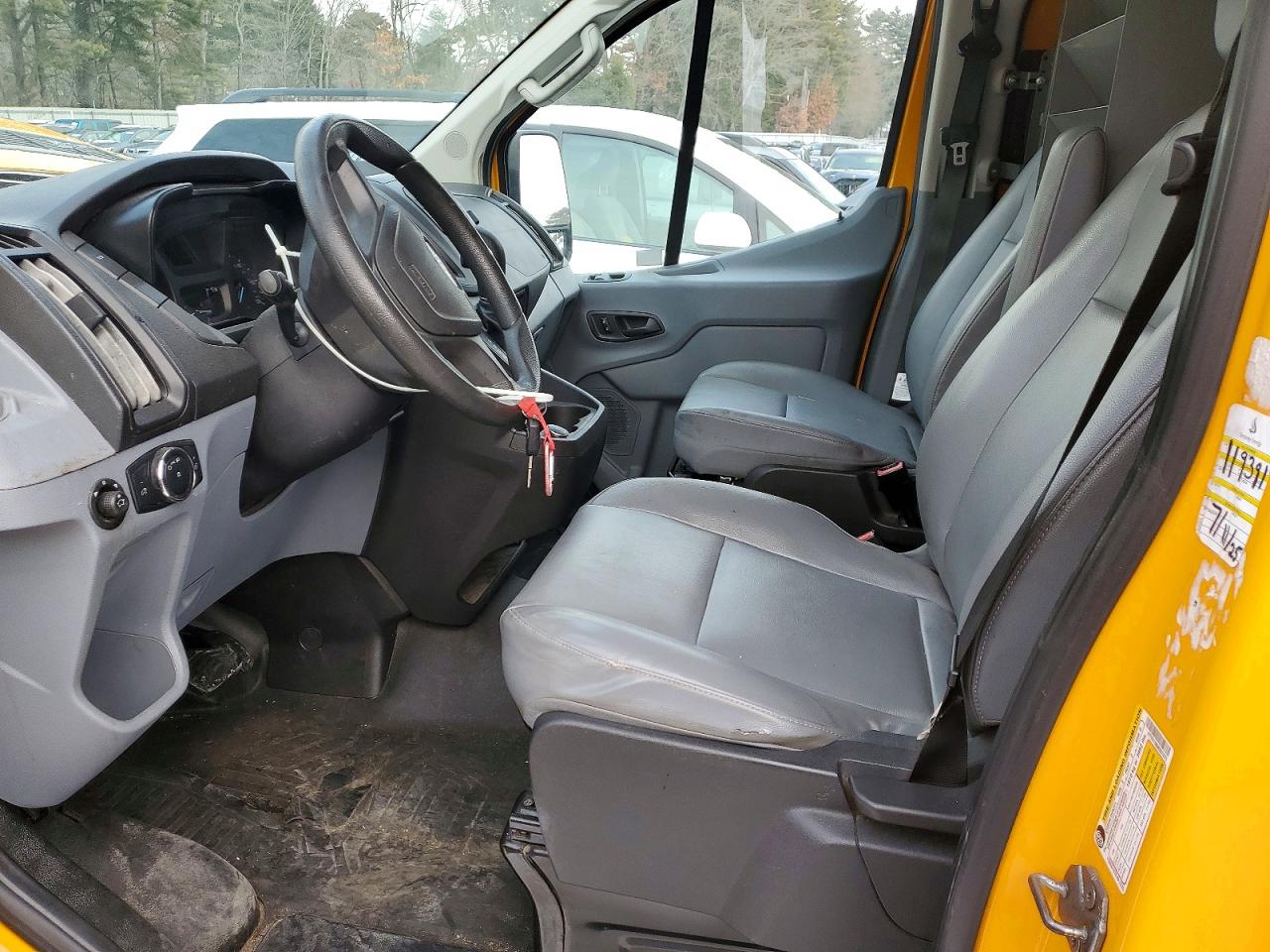 2019 Ford Transit VIN 1FTYR1YM9KKB27875 photo 7