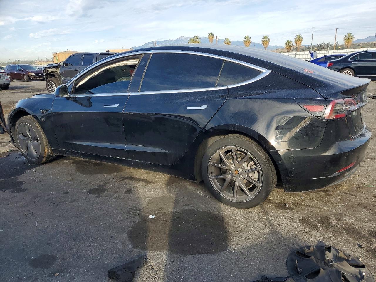 2019 Tesla Model 3 VIN 5YJ3E1EA7KF399063 photo 2