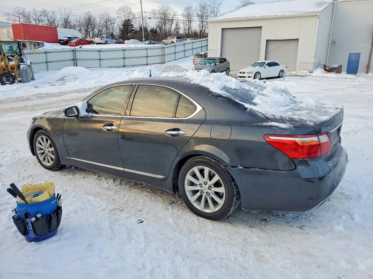 2011 Lexus Ls460 VIN JTHCL1EF2B5009603 photo 2