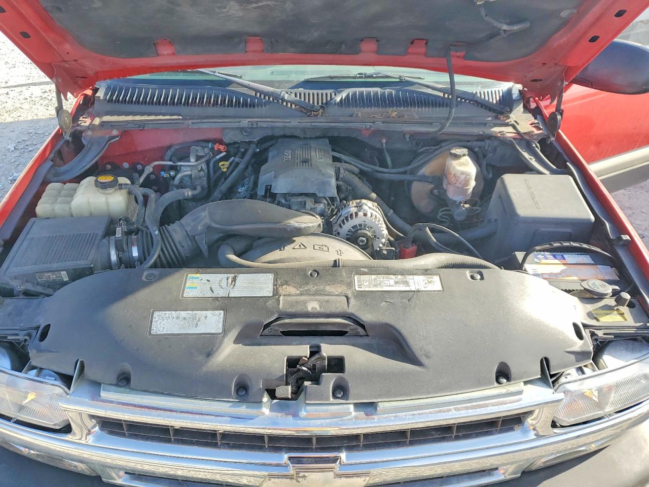 2000 Chevrolet Tahoe VIN 1GNEK13T2YJ113375 photo 12