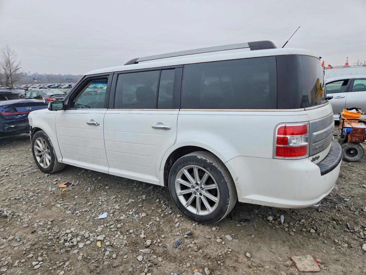 2017 Ford Flex VIN 2FMHK6D82HBA00538 photo 2