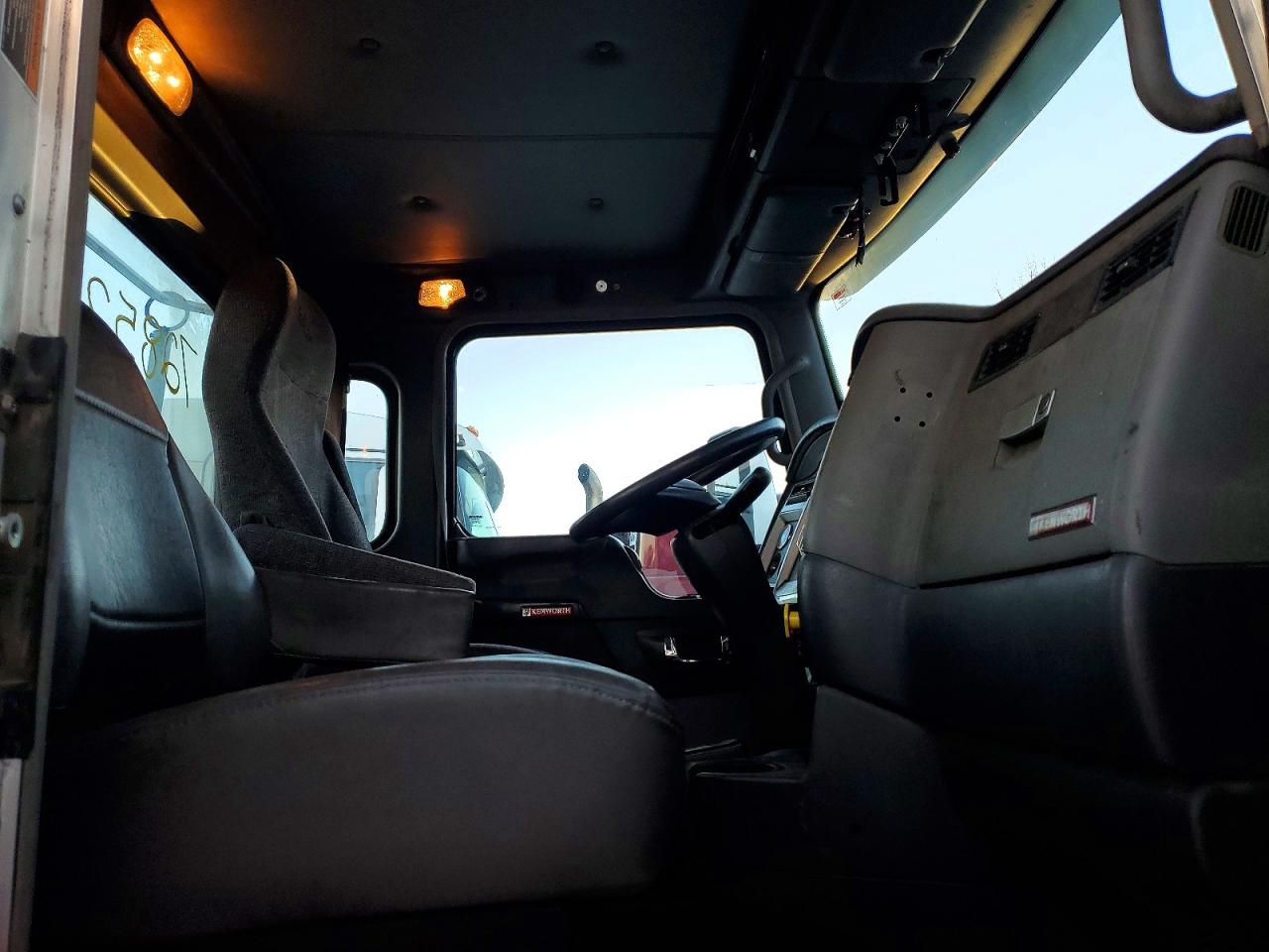 2017 KENWORTH All other VIN 3BKBA28X0HF158957 photo 5