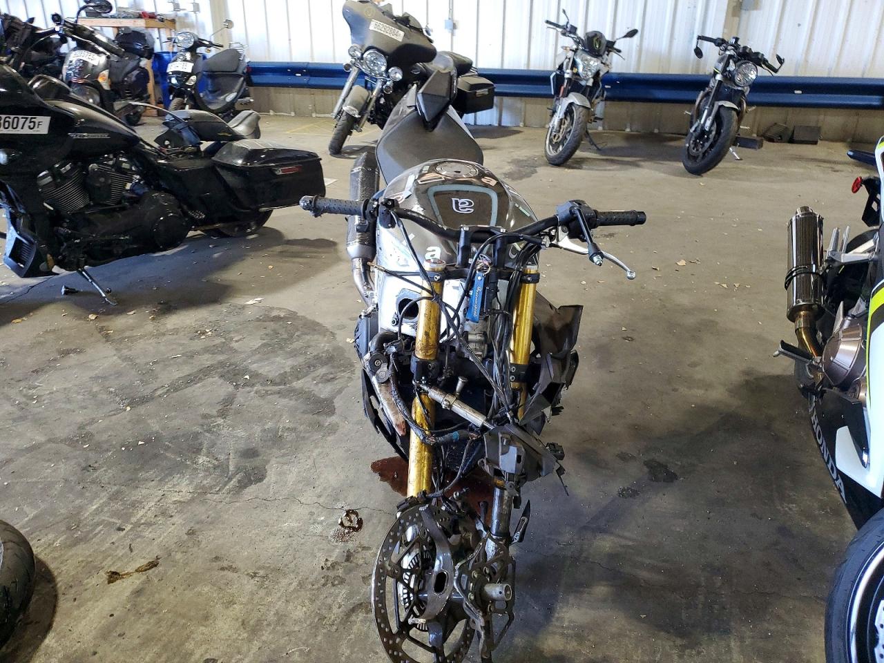 2024 APRILIA Motorcycle VIN ZD4KZUA00RS000929 photo 2
